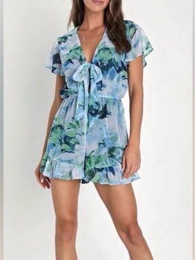 Lulu’s Watercolor Floral Tie Front Romper